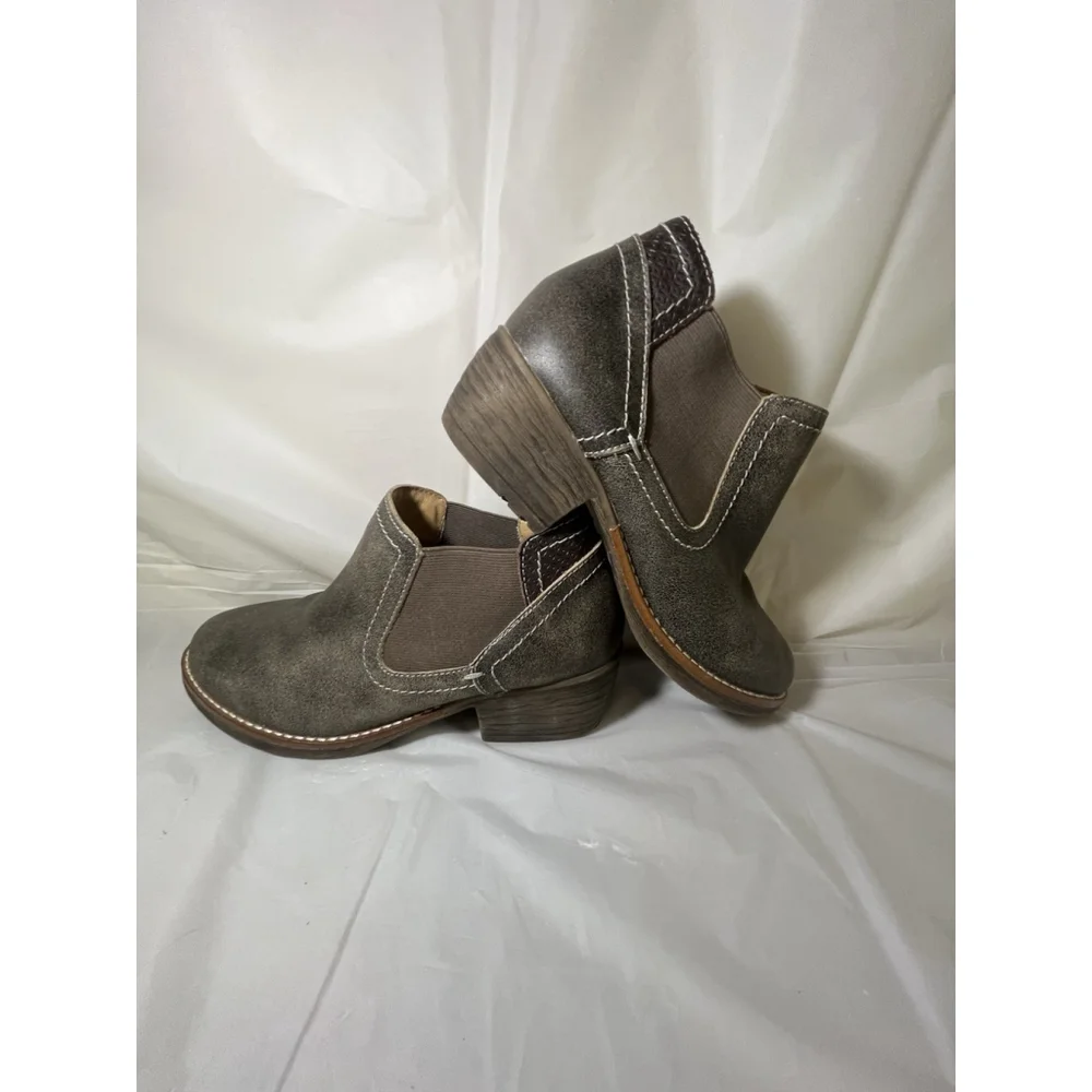 Biza size 36/ 5.5-6  Carson Gray Leather Slip On Booties